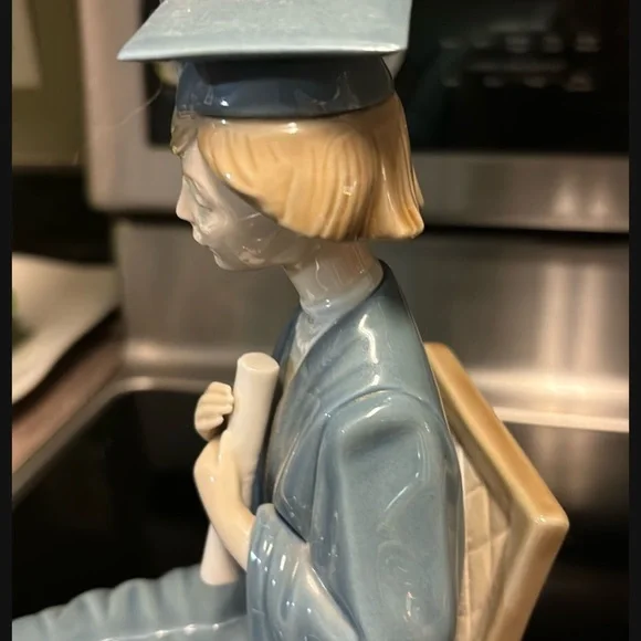 Lladro Graduate Sculpture 5199 - Picture 4 of 8